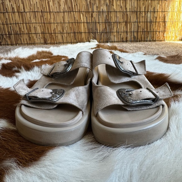 American Eagle Suede Western Double Buckle Sandals - Picture 2 of 6